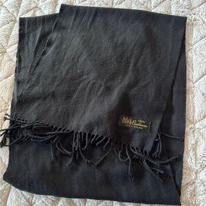 Black cashmere scarf ￼